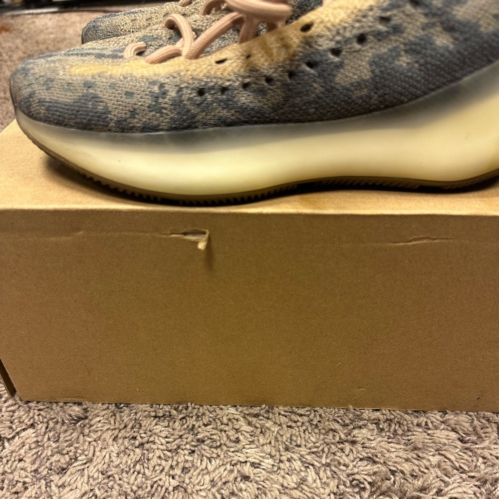380 Yeezy Aliens Authentic - Picture 6 of 6